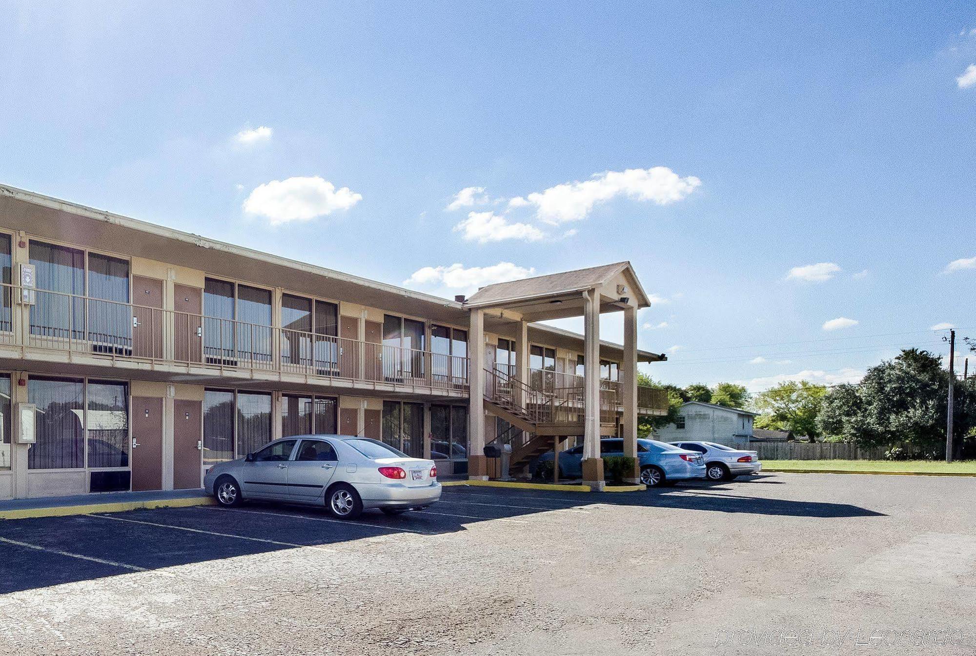 Executive Inn Kingsville Exteriör bild